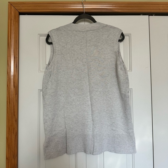 Cyrus: Women’s V-neck sweater vest - Picture 4 of 7
